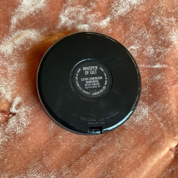 ✨MAC LE Extra Dimension Skinfinish in Whisper of Gilt✨ - Picture 3 of 3